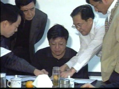 市政府為企業擴產征地現場辦公