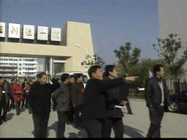 部分泰州市人大代表視察中小學布局調整工作