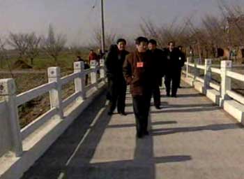 市人大代表視察“金橋工程”