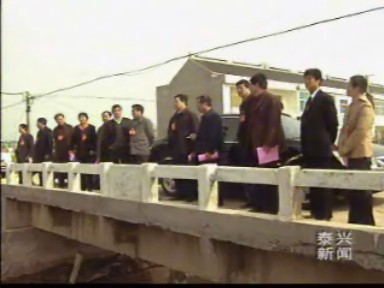 市人大代表視察農村河道疏浚工作