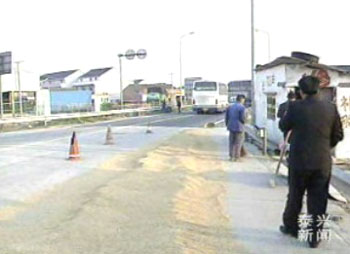 廣陵收費站出口需整治