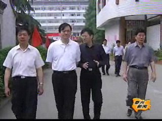 高亞梓等領(lǐng)導(dǎo)檢查高考考務(wù)工作