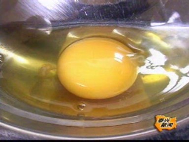 芮徐村:養殖“海藍”蛋雞,特色見效