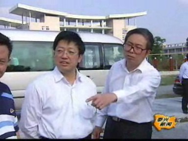 曹蘇民高亞梓視察城建重點工程