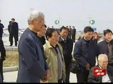 省政協(xié)原主席孫頷調(diào)研我市高效規(guī)模農(nóng)業(yè)發(fā)展情況