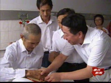 省市有關部門看望慰問老英雄劉紹安