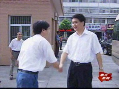 張兆江走訪慰問城區(qū)部分學(xué)校教師