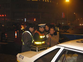 市交警大隊開展酒后整治行動