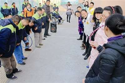 情暖蘇馨家園,關愛殘疾園友。